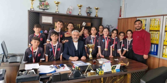 TESKOMB Süphan Ortaokulu’ndan korfbolda şampiyonluk gururu