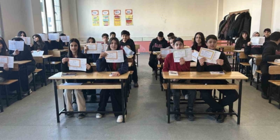 Van’da 275 bin 363 öğrenci karne heyecanı yaşadı