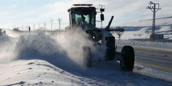 Van’da kardan dolayı kapanan 625 yoldan 408’i açıldı