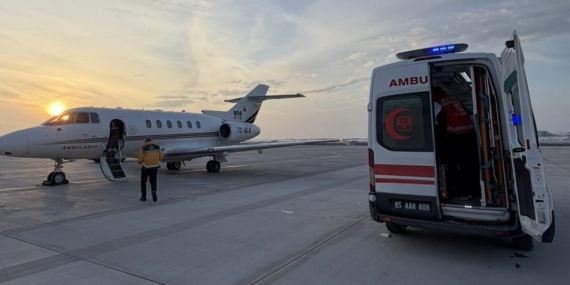 Van’da uçak ambulans bebek hastalar için havalandı