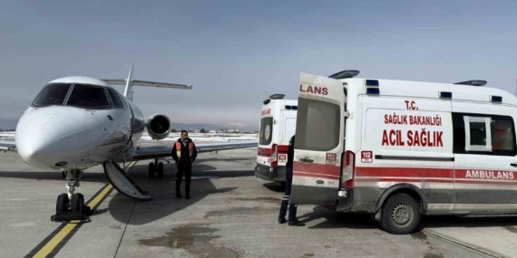 Hasta 2 bebek ambulans uçakla İstanbul’a sevk edildi