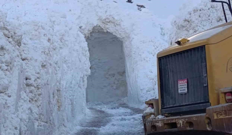 kar-esareti-tunelle-asiliyor-dikmetas-mezrasinda-yasam-koridoru-Egc4M7Z4.jpg