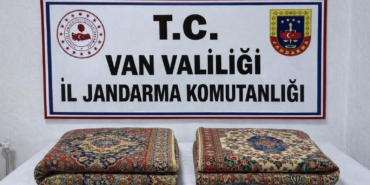 vanda-1-milyon-200-bin-tl-degerinde-gumruk-kacagi-2-adet-hali-ele-gecirildi-mq48uytO.jpg