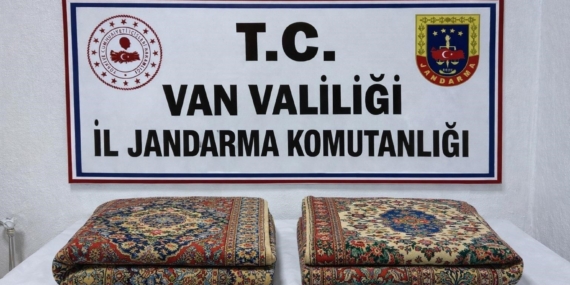 vanda-1-milyon-200-bin-tl-degerinde-gumruk-kacagi-2-adet-hali-ele-gecirildi-mq48uytO.jpg