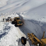 vanda-3-bin-300-rakimli-mezra-yolunda-karla-mucadele-suruyor-OymBSxD6.jpg