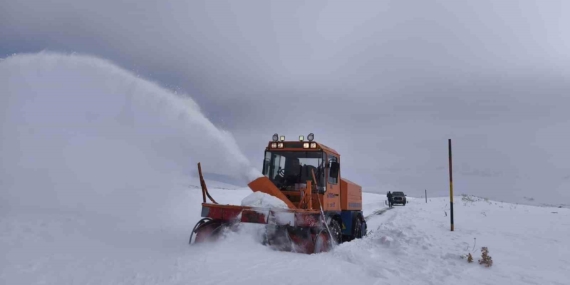 Van’da 97 yerleşim yerinin yolu kapalı