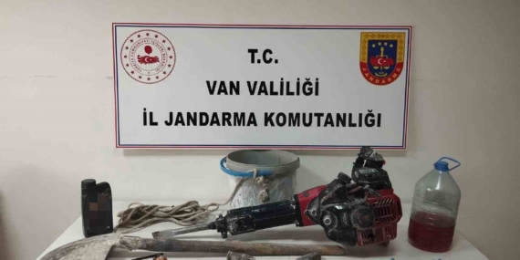 Van’da kaçak kazı yapan 4 kişiye adli işlem yapıldı