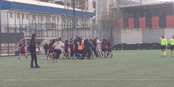 Van’da maç bitti yumruklar konuştu