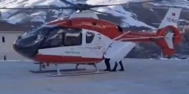 bahcesaraydaki-minik-hasta-helikopter-ambulansla-vana-sevk-edildi-UJePfpGt.jpg