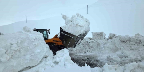 Kar esareti bitiyor: Bahçesaray yolu 3 ay sonra yeniden açılıyor