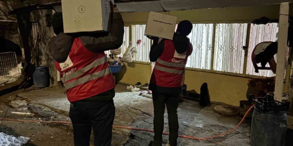 Kızılay Muradiye Şubesinden ihtiyaç sahibi ailelere gıda desteği