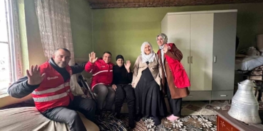 kizilay-muradiye-subesinden-yaslilar-ziyaret-7wYfpOD1.jpg