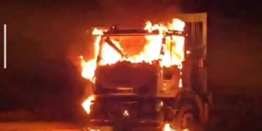 vanda-cop-kamyonu-alev-alev-yandi-lxlEBub9.jpg